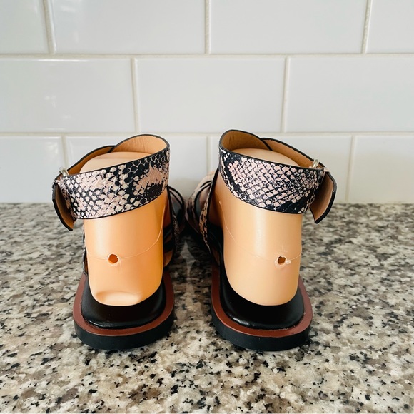 Qupid Women’s Flat Gladiator Sandals Snake Skin Strap Design - Picture 6 of 8